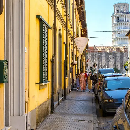 Hostly-la Casa Di Marta-two Steps From The Tower