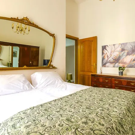 Hostly-la Casa Di Marta-two Steps From The Tower Apartment